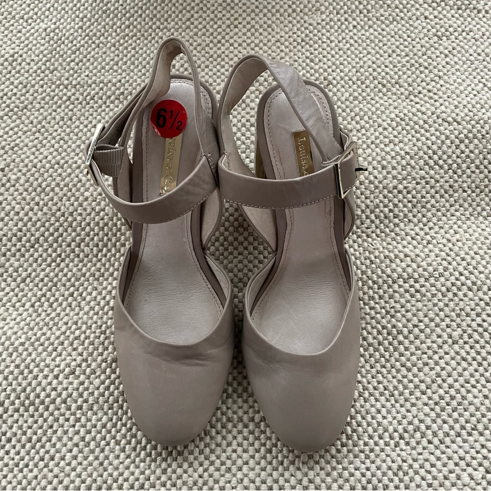 Neutral leather heels with stacked heel - Picture 4 of 6